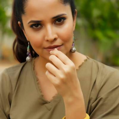 Bindass-show-telugu-host-Star-Maa-Pariwar-Awards-sexy-TV-host-Rangasthalam-Anasuya-khasba-Bharadwaj-bulging-boobs-stills