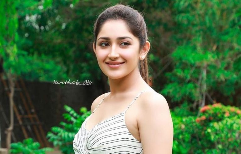 Sayyeshaa Saigal - Tamil Cine Stars