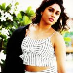 Jannal Oram movie-lead actress-ManishaYadav-heroine biography-body measurements-sexy strip teasing navel show hot boobs gallery